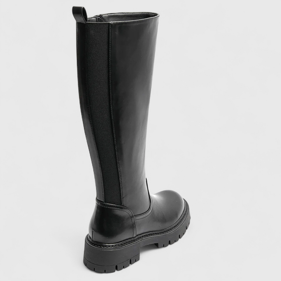 Ylva™ – Classic Black Boots