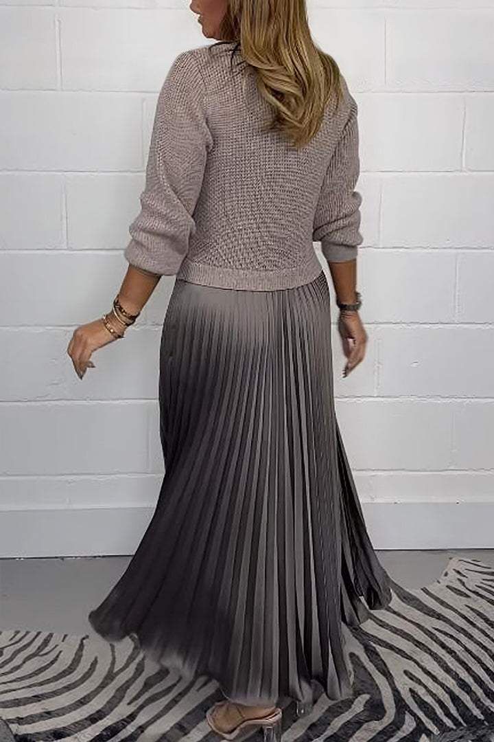 Claudia - Maxi dress with sweater and pleated skirt