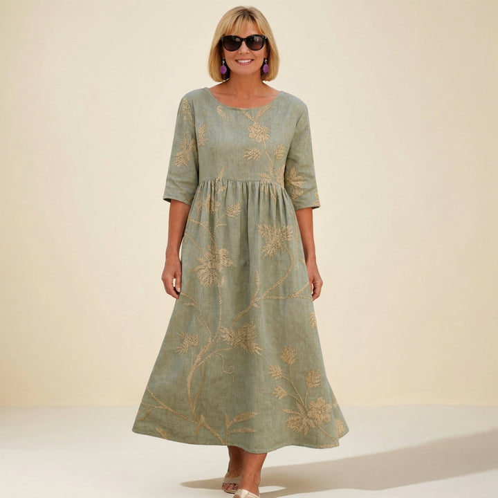 Susan | Floral Dress with a Summer Vibe